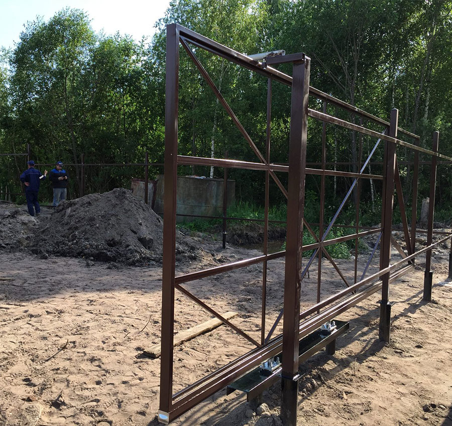 Варианты ворот на винтовых сваях в Ставропольском крае